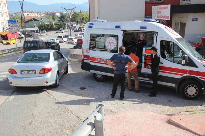 Otomobil İle Motosiklet Çarpıştı: 1 Yaralı