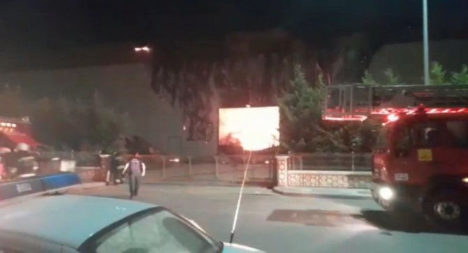 Plastik Malzeme Üreten İş Yerinde Korkutan Yangın