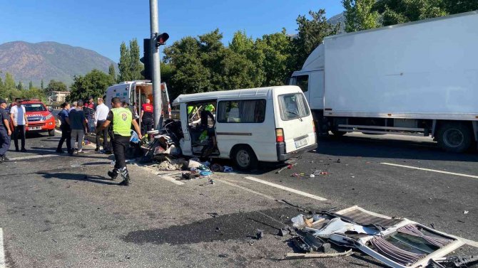 Köyceğiz’de Trafik Kazası: 1 Ölü 5 Yaralı