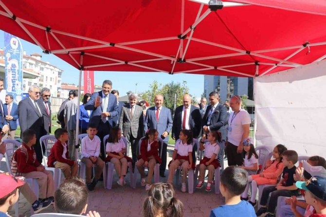 "Kütahya Bilimle Şenleniyor" İsimli ’4007 Bilim Şenlikleri’nin Açılışı Yapıldı