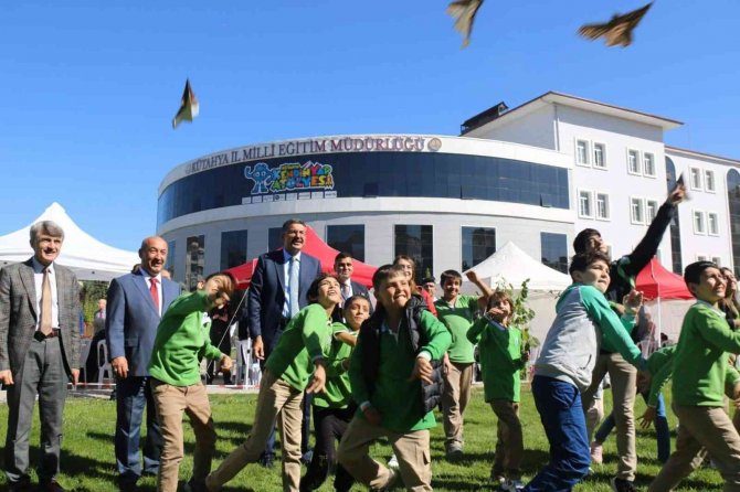 "Kütahya Bilimle Şenleniyor" İsimli ’4007 Bilim Şenlikleri’nin Açılışı Yapıldı