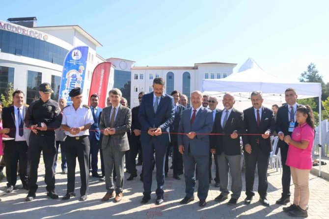 "Kütahya Bilimle Şenleniyor" İsimli ’4007 Bilim Şenlikleri’nin Açılışı Yapıldı