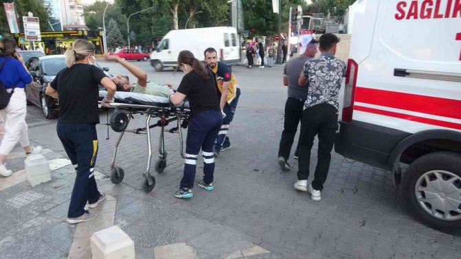 Fenalaşarak Yere Yığılan Genç Ekipleri Harekete Geçirdi