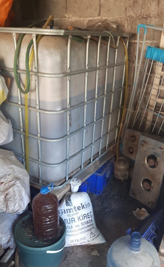 Manisa’da Bin 400 Litre Sahte İçki Ele Geçirildi