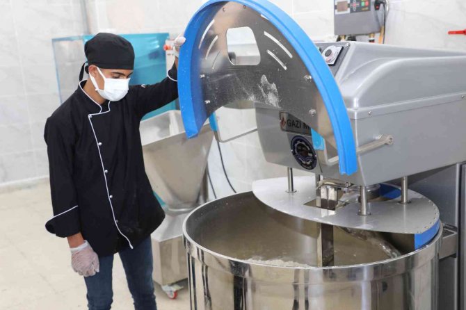 Ağrı’da Öğrenciler Günlük 10 Bin Ekmek Üretecek