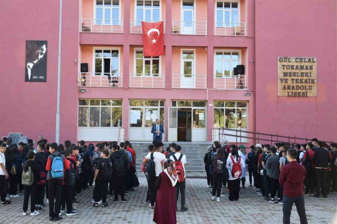 Milli Eğitim Müdürü Gün, Okullara Ziyarette Bulundu