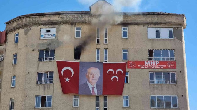 Mhp Hakkari İ̇l Başkanlığında Yangın