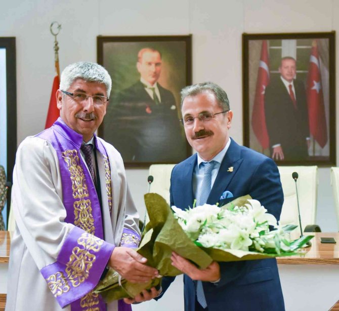 Rektör Kaçar Göreve Başladı