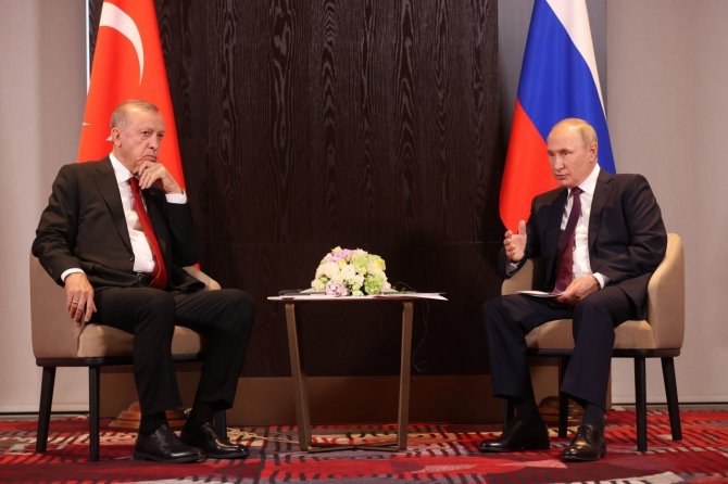 Özbekistan’ın Semerkant Kentinde Cumhurbaşkanı Recep Tayyip Erdoğan İle Rusya Devlet Başkanı Vladimir Putin Arasındaki Görüşme Başladı.