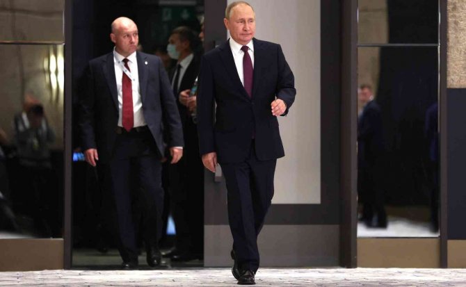 Putin: "Ukrayna’yı Uyarı Olarak Birkaç Kez Vurduk, İleride Daha Ciddi Yanıt Verebiliriz"