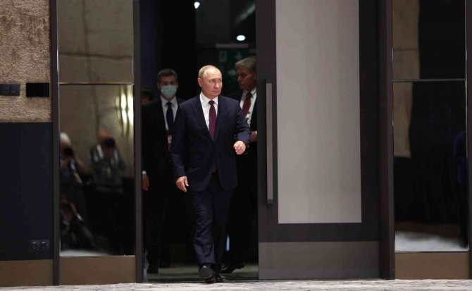 Putin: "Ukrayna’yı Uyarı Olarak Birkaç Kez Vurduk, İleride Daha Ciddi Yanıt Verebiliriz"