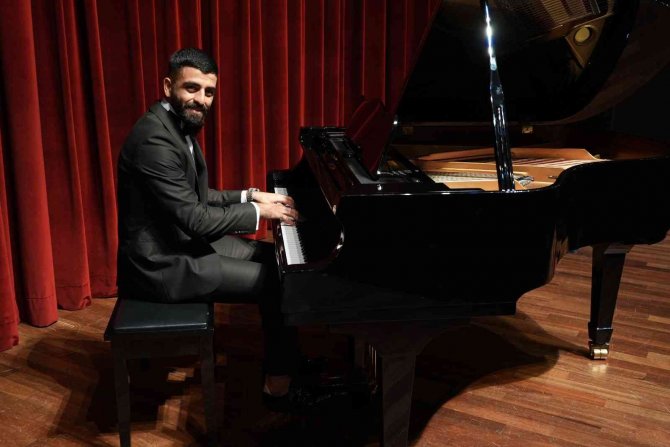 Taraftar İstedi, Umut Bozok Çaldı