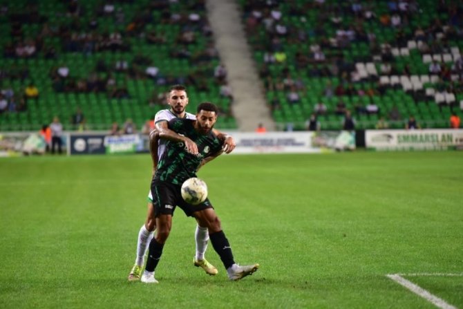 Denizlispor’da Djedje Yok, Özer’in Durumu Maç Saatinde Belli Olacak