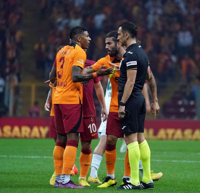 Spor Toto Süper Lig: Galatasaray: 1 - Konyaspor: 1 (İ̇lk Yarı)