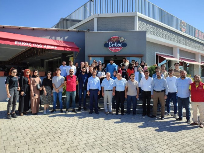 İ̇pekyolu Gençlik Merkezi’nden Üniversiteyi Kazanan Öğrencilerine Uğurlama