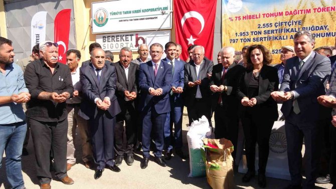 Van’da 2 Bin 555 Çiftçiye Tohum Desteği