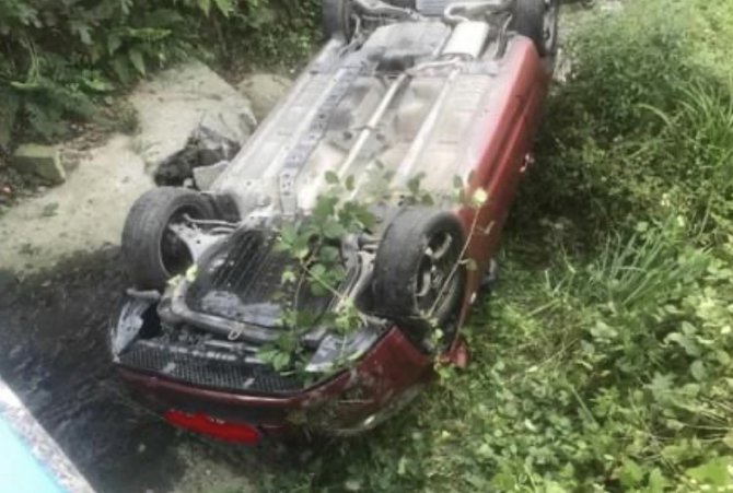Kontrolden Çıkan Otomobil Dereye Uçtu: 1 Yaralı