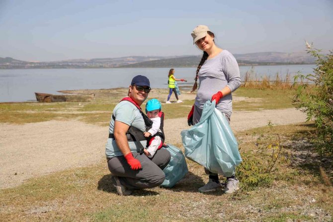 Dünya Temizlik Günü’nde Çevreye Atılan Atıkları Topladılar