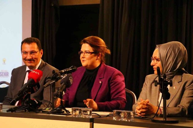 Aile Bakanından Ukrayna Tahılı Açıklaması: “Afrika’da On Milyon İnsan Açlık Tehlikesiyle Karşı Karşıya Kalırdı”