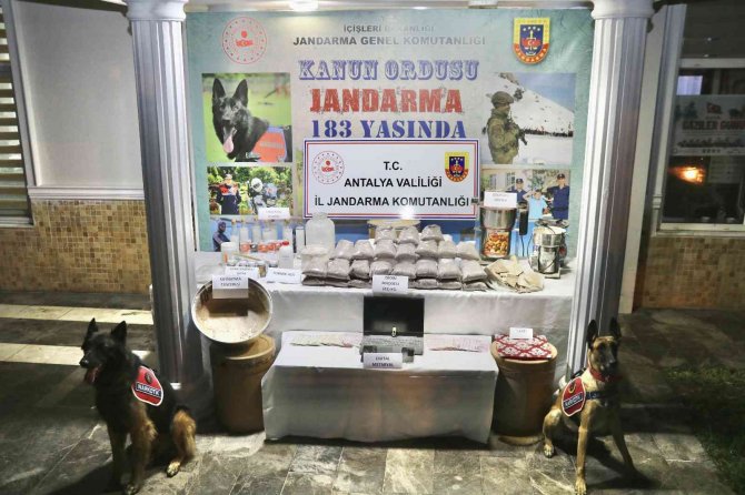 61 Kilogram Eroin Turizm Belgeli İşletmelere Ve Sahillere Ulaşamadan Ele Geçirildi
