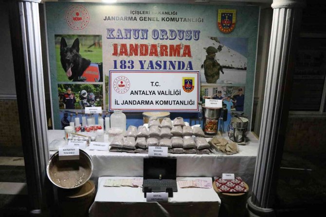 61 Kilogram Eroin Turizm Belgeli İşletmelere Ve Sahillere Ulaşamadan Ele Geçirildi