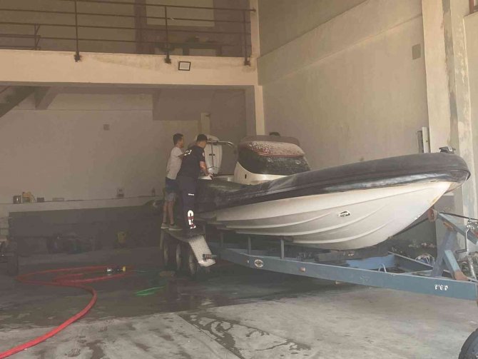 Tekne Bakımı Yapılan Depoda Yangın Çıktı: 1 Yaralı