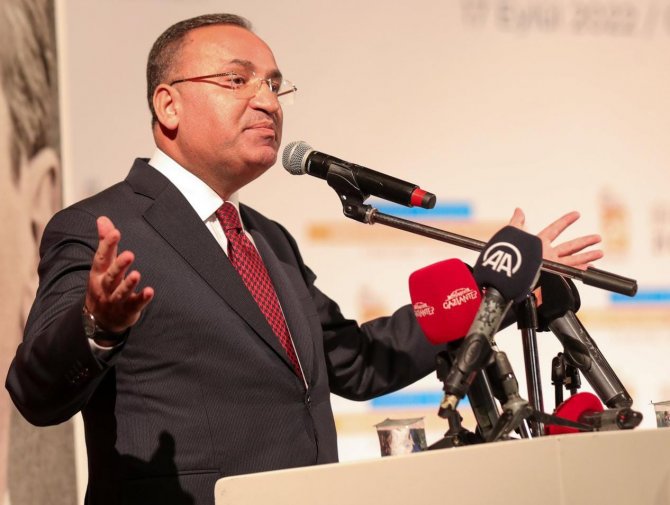 Adalet Bakanı Bekir Bozdağ: “Kılıçdaroğlu Köstebek Bürokratlarıyla Kapkaç Siyaseti Yapıyor”