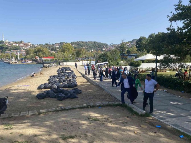 Beykoz Sahilinde Temizlik Yapıldı
