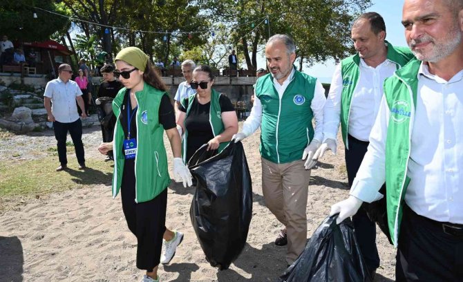 Daha Temiz Bir Çevre İçin Çöp Topladılar