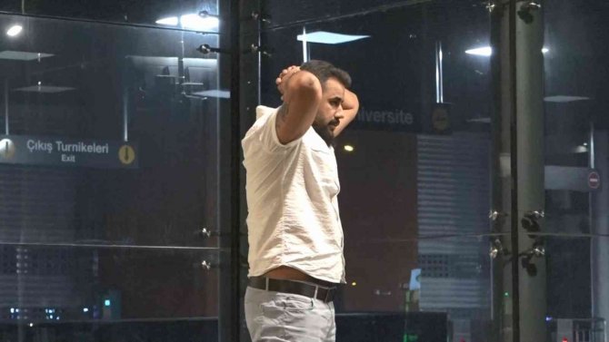 Alkollü Sürücü Kontrolünü Kaybedince Yürüyüş Parkuruna Uçtu