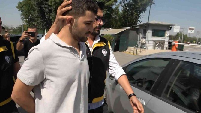 Yüzlerce Kişinin Gözü Önünde Yaşanan Olayın Sebebi Dehşete Düşürdü