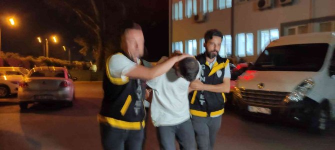 Bursa’da Metroda Yüzlerce Kişinin Gözü Önünde Dehşet