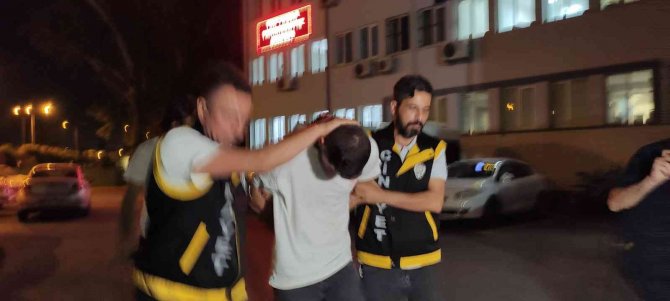 Bursa’da Metroda Yüzlerce Kişinin Gözü Önünde Dehşet