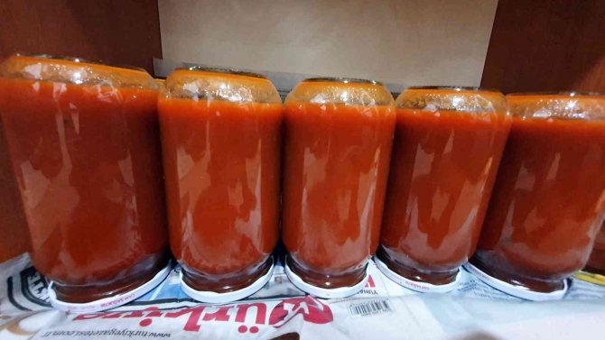 C Vitamini Deposu Kuşburnu Köylerde Yorucu Bir Çalışmanın Ardından Marmelat Olarak Kavanozlara Giriyor