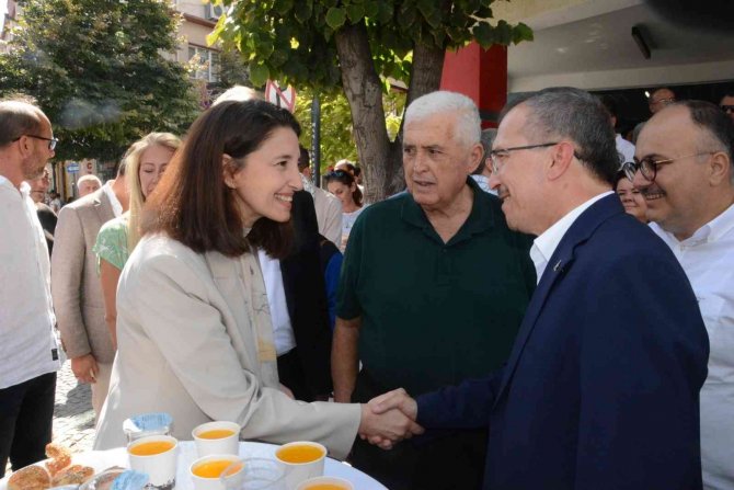 Siyasileri Ve Hukukçuları Buluşturan Açılış