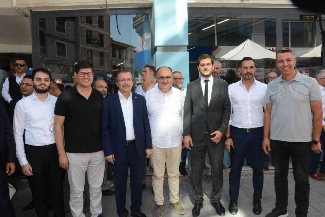 Siyasileri Ve Hukukçuları Buluşturan Açılış