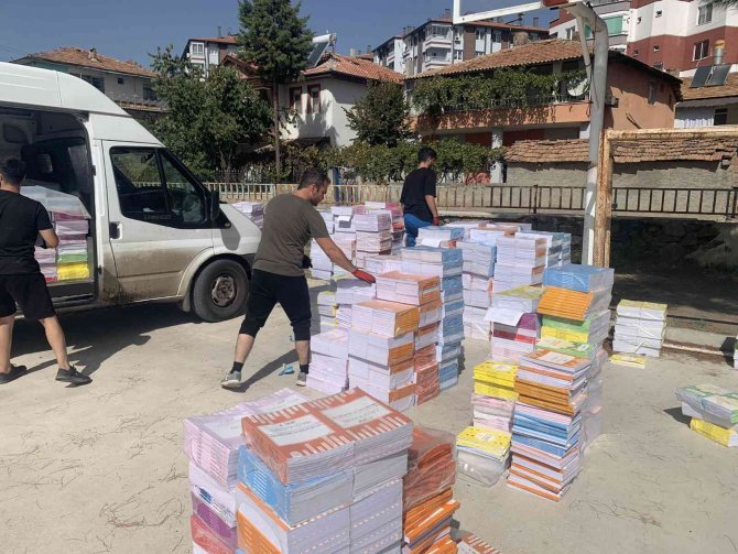 Meb Bakanlığı Çorum’daki Okullara 4.7 Milyon Tl Kırtasiye Ve Temizlik Ödeneği Gönderdi