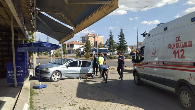 Sungurlu’da Tır Otomobile Çarptı: 4 Yaralı