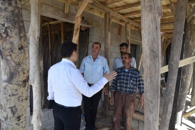 Develi Kaymakamı Tunç, Evi Yanan Aileyi Ziyaret Etti