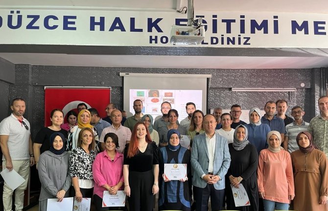 Düzce’de 80 Öğretmen Eğitici Eğitmenlik Eğitimi Aldı