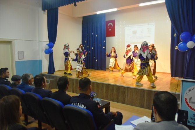 İ̇nönü’de İ̇lköğretim Haftası Kutlandı