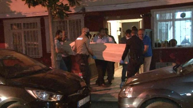 Güngören’de Korkunç Cinayet: Sırtından Bıçaklayıp Halıya Sararak Bazanın Altına Sakladılar