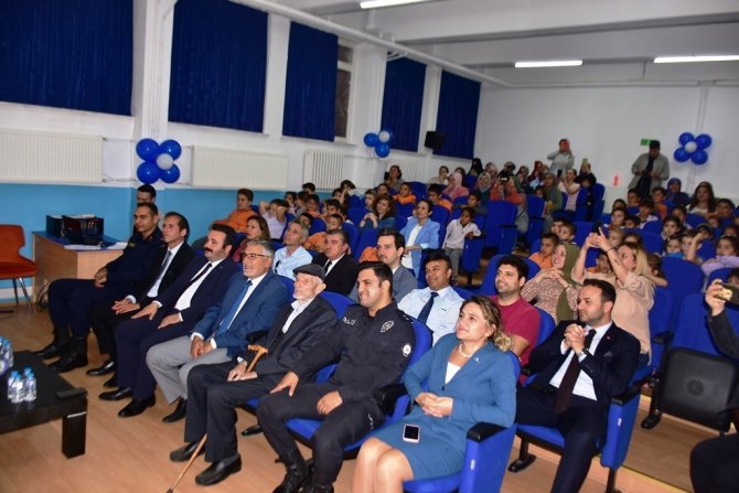 İ̇nönü’de İ̇lköğretim Haftası Kutlandı