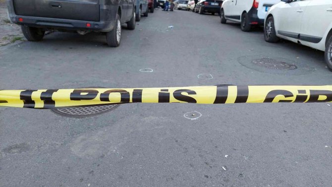 Gaziosmanpaşa’da Araçtan Rastgele Ateş Açıldı: 2 Yaralı