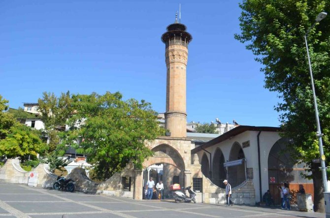 Kahramanmaraş’ta Bağımsızlık Ateşinin Yakıldığı Yer: "Tarihi Maraş Ulu Cami"