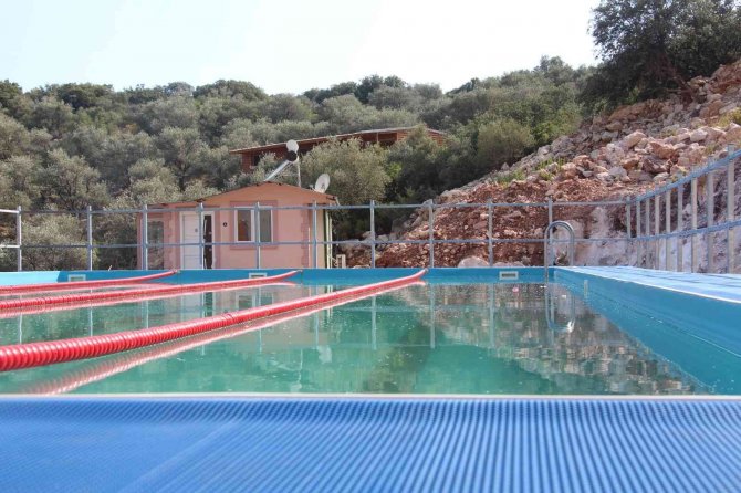 Kaş’ta Yüzme Eğitimi İçin Havuz Yapıldı