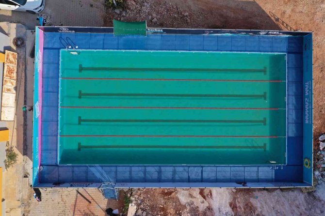 Kaş’ta Yüzme Eğitimi İçin Havuz Yapıldı