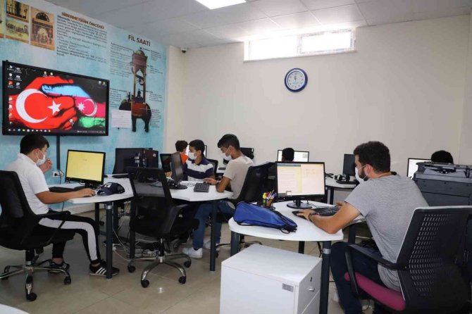 Kocaeli Büyükşehir Belediyesi’den Türkiye’ye Örnek Eğitim Projeleri