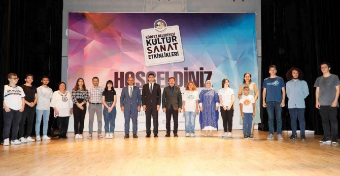 Lgs Ve Yks’de Başarılı Olan 90 Öğrenciye Altın Verildi