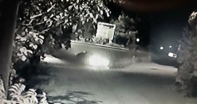 Kontolden Çıkan Otomobil Karşı Şeride Geçip Takla Attı...o Anlar Kameralara Yansıdı